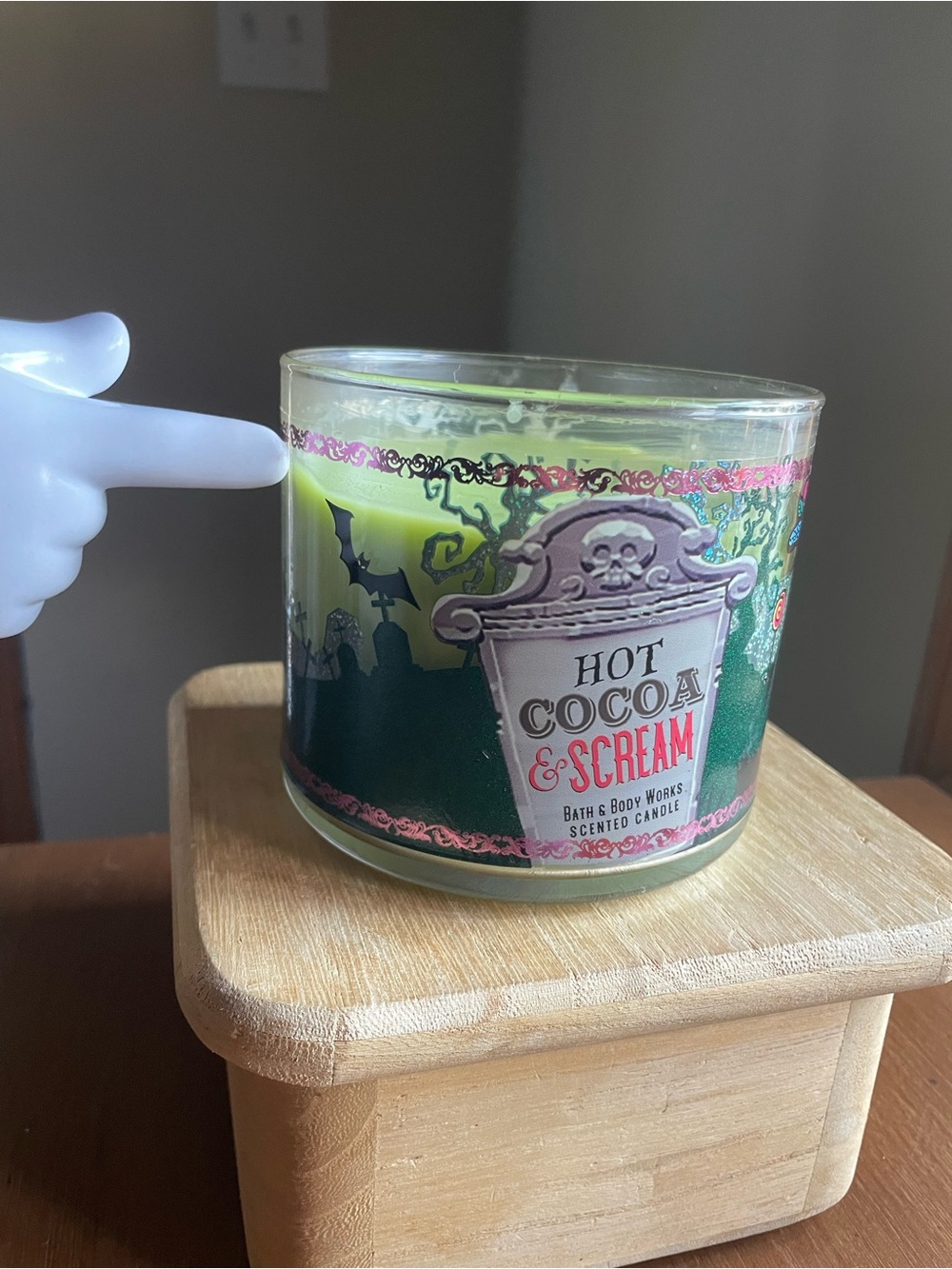 Bath and Body Works Halloween 14.5 oz Hot Cocoa and Scream Candle *Lit* - Picture 9 of 9